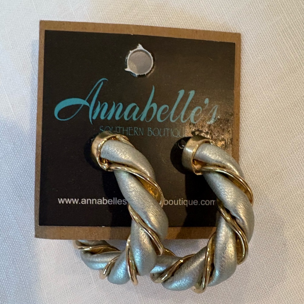 😍BUNDLE FOR @meisch1234
NWT, MUD PIE Headband with Faux Pearls - Picture 8 of 13
